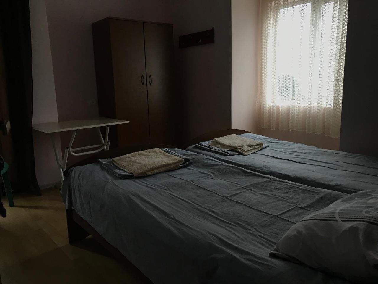 Temo'S Guesthouse Sarpi Esterno foto