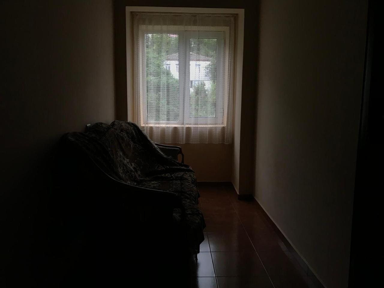Temo'S Guesthouse Sarpi Esterno foto